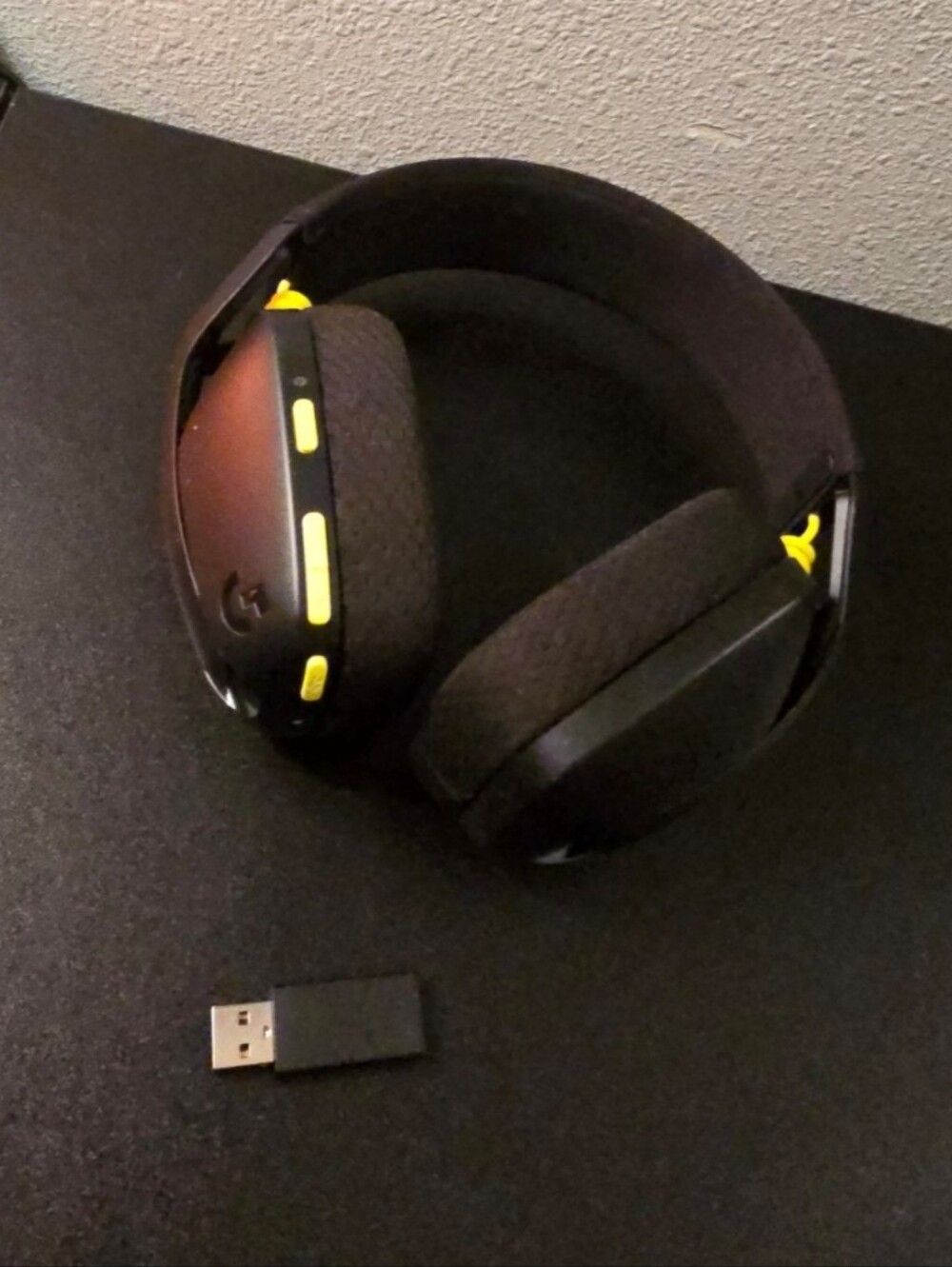 Logitech G435 LIGHTSPEED wireless gaming headset